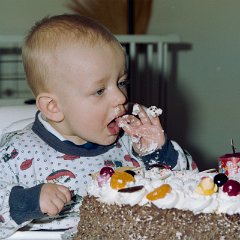 1994-04-Alex-1jaar