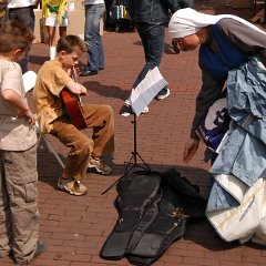2004-04-30-Koninginnemarkt-Oss